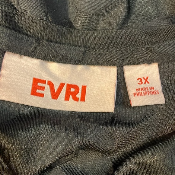 EVRI Women’s 3X Black Semi Sheer Textured  Floral V Neck Short Sleeve Top - Picture 5 of 7